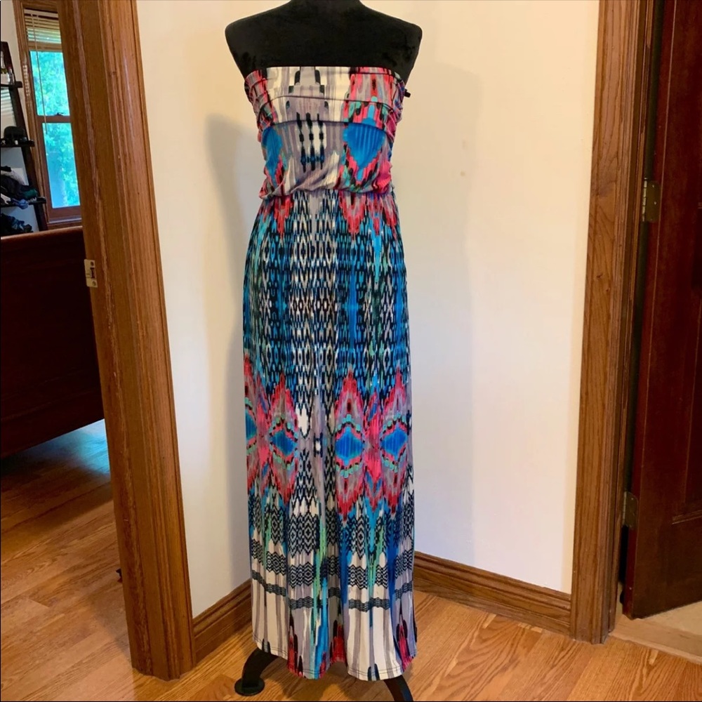 (SOLD) Strapless Maxi Dress - Picture 6 of 6